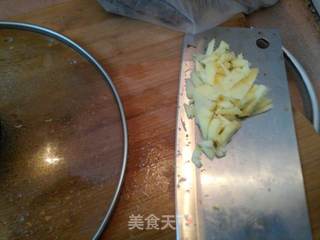红糖生姜红枣暖身汤,专冶感冒的做法步骤：1
