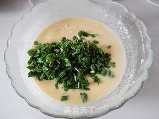 快手又营养的早餐饼：韭菜玉米面饼的做法步骤：5