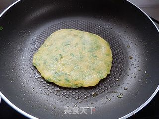 快手又营养的早餐饼:韭菜玉米面饼的做法步骤:7