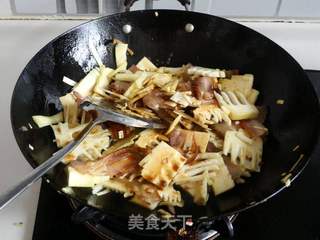 春笋炒腊肉的做法步骤:7