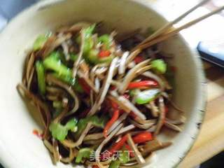 椒油苦瓜三丝的做法步骤:6