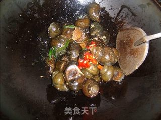 香辣田螺的做法步骤：6