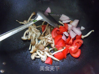 养生可以这样吃---菌香番茄鲍鱼汤的做法步骤:4