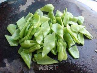 零厨艺新手的感恩菜——香菇炒荷兰豆的做法步骤:5