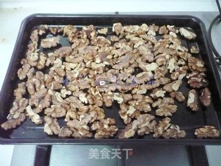 琥珀核桃仁的做法步骤:3