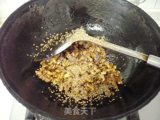 琥珀核桃仁的做法步骤:7