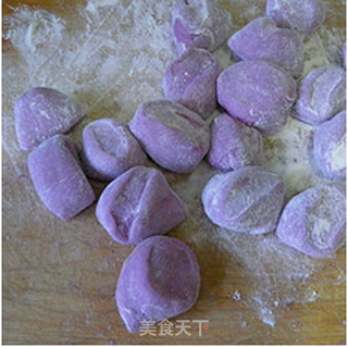 【紫薯玫瑰花馒头】-------让面食不再单调的做法步骤:9