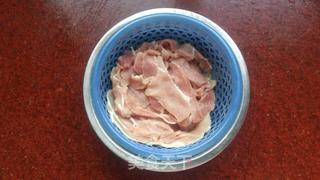 3分钟搞定的快手美味小炒~特色沙茶肉的做法步骤：1