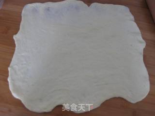 茄酱肉松面包卷的做法步骤:3