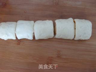 茄酱肉松面包卷的做法步骤:8