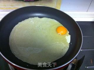 美味早餐--鸡蛋卷饼的做法步骤:4