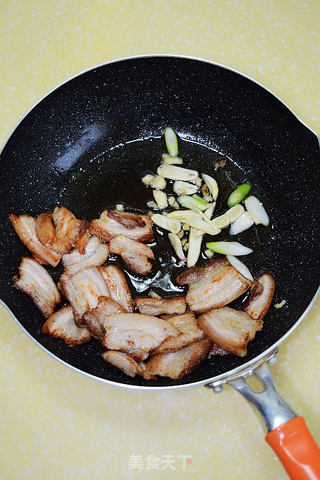 【解密舌尖美味】#家常#--回锅肉的做法步骤：4