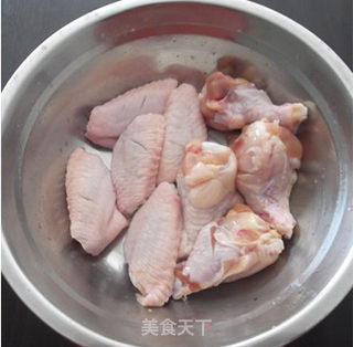 美式甜辣可乐鸡翅的做法步骤：1