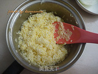 茄汁牛肉炒饭的做法步骤:3