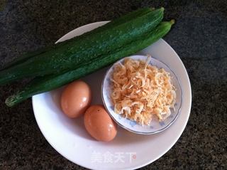 鸡蛋虾皮翡翠饺子的做法步骤:2