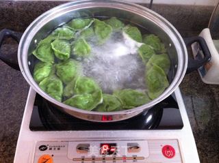 鸡蛋虾皮翡翠饺子的做法步骤:10