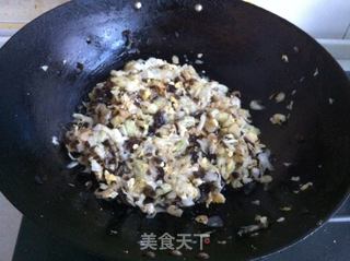 白菜鸡蛋虾皮水煎包的做法步骤:5