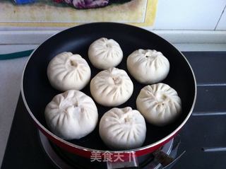 白菜鸡蛋虾皮水煎包的做法步骤:10