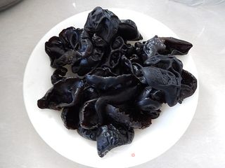 山药木耳骨汤的做法步骤:4