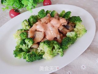 西兰花鱼丁沙拉的做法步骤:12