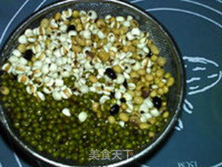 绿豆薏米豆浆的做法步骤:2