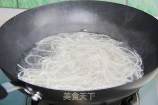 开胃酸辣凉面的做法步骤:4