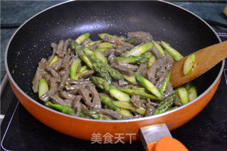 【芦笋炒牛柳】的做法步骤:9