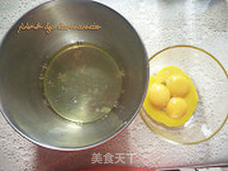 蕃茄酱肉松蛋糕卷的做法步骤:3