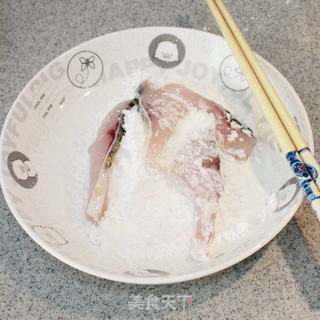 酸酸甜甜的美味-----茄汁鱼片的做法步骤：2