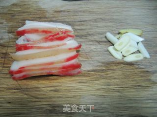 萝卜干炒的——回锅肉的做法步骤:3