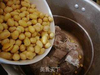 补钙养生汤-------【海带黄豆龙骨汤】的做法步骤:4