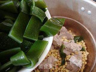 补钙养生汤-------【海带黄豆龙骨汤】的做法步骤:5
