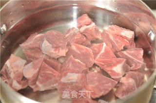 贵妃牛腩的做法步骤：1