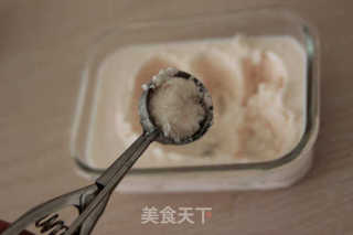 DIY草莓冰淇淋——冰冰爽爽的感觉,让人欲罢不能的做法步骤:5