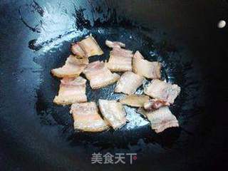 青椒腊肉炒土豆的做法步骤:3