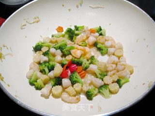 虾仁扇贝肉炒时蔬的做法步骤:8