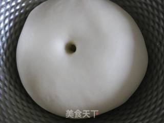 番茄酱仔肠包的做法步骤:2