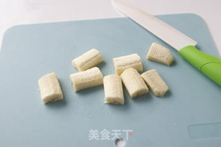 【香蕉炼奶糖果】讨好小朋友的仿真小点心的做法步骤:3