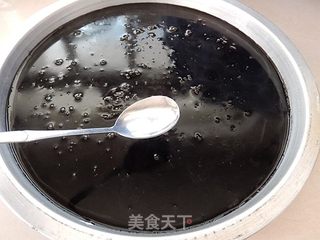 莲子龟苓膏的做法步骤：5