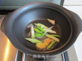 花菇笋子五花肉的做法步骤：3