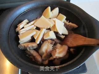 花菇笋子五花肉的做法步骤：6