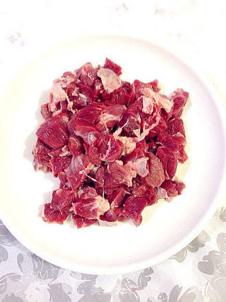 酸菜土豆炖牛肉的做法步骤:2
