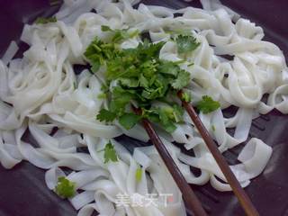 盐水核桃炒河粉的做法步骤:6