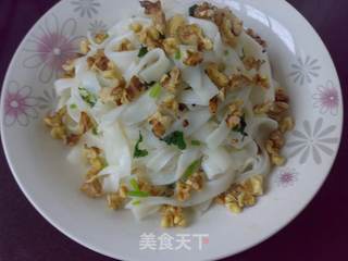盐水核桃炒河粉的做法步骤:8