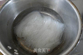 蒜蓉粉丝蒸扇贝的做法步骤:2