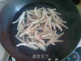 红烧鸡爪的做法步骤:2