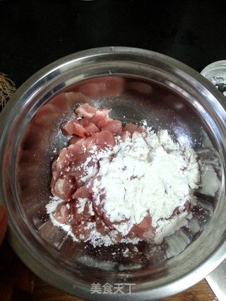 酸辣樱桃肉的做法步骤:3