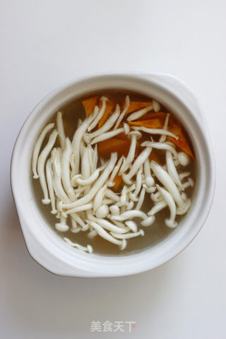 【菌菇排骨汤】的做法步骤:3