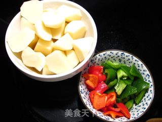新疆大盘鸡的做法步骤:2