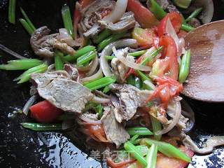 牛肉炒面的做法步骤:5